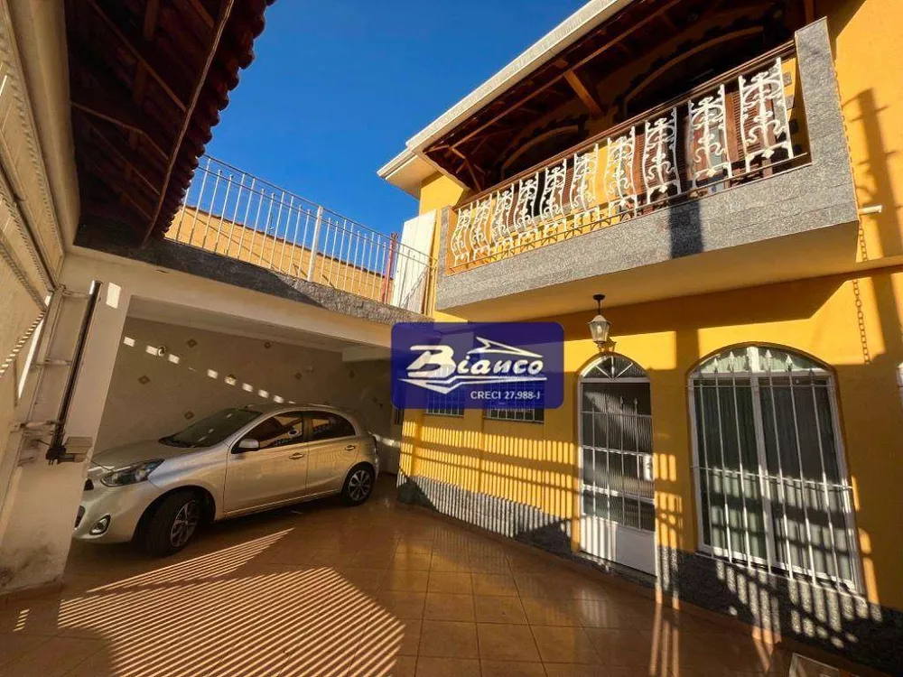 Sobrado à venda com 3 quartos, 128m² - Foto 1