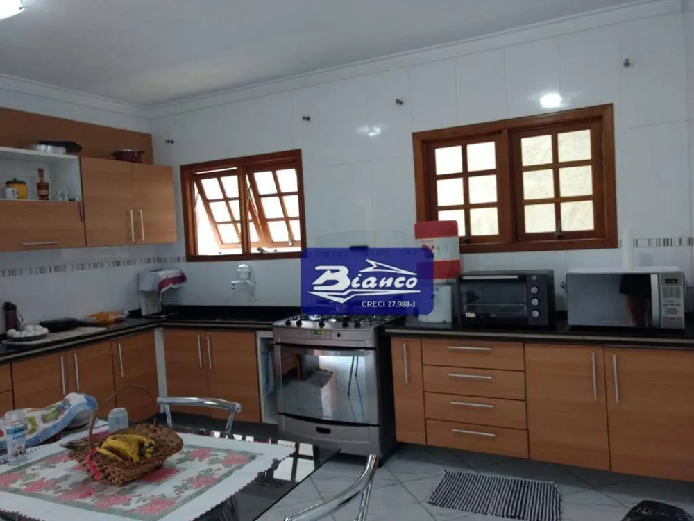 Sobrado, 3 quartos, 247 m² - Foto 2