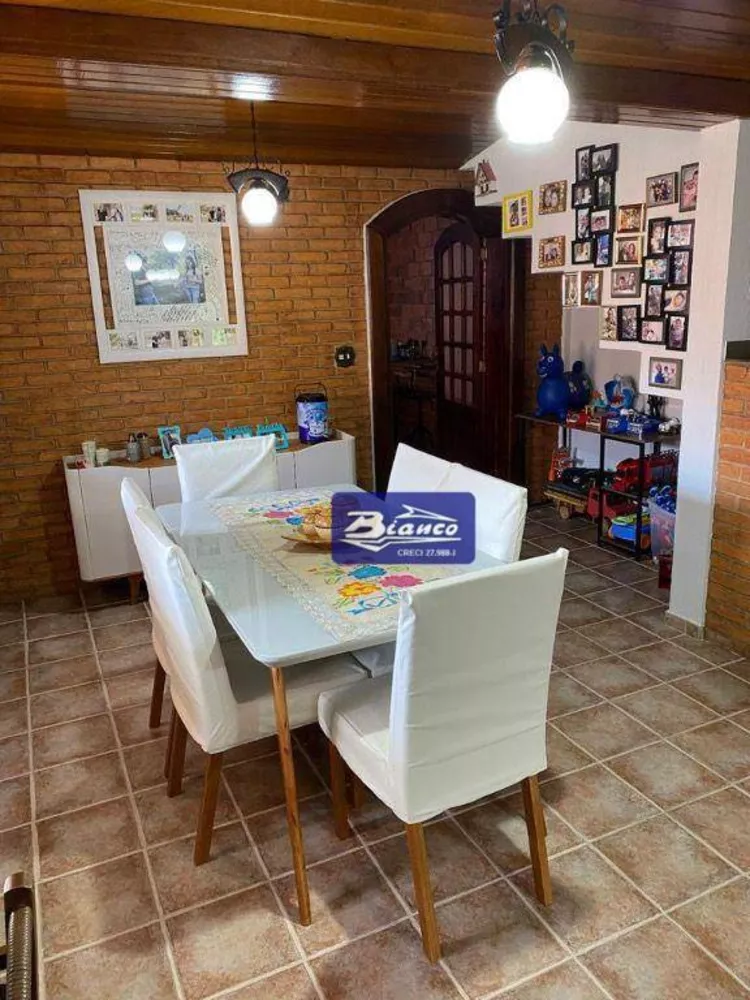 Sobrado à venda com 3 quartos, 209m² - Foto 2