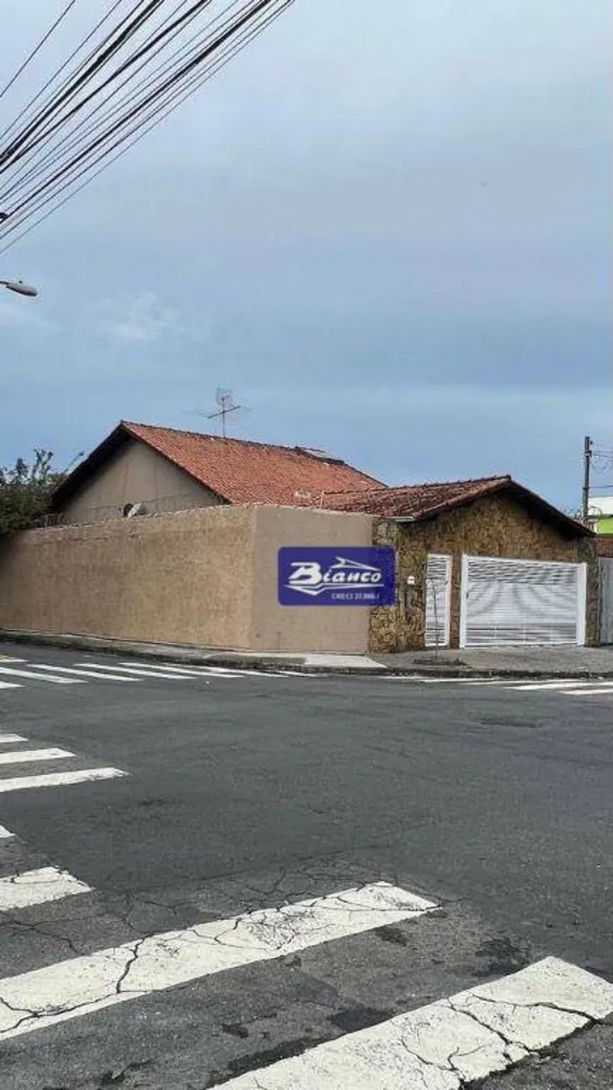 Casa, 3 quartos, 203 m² - Foto 1