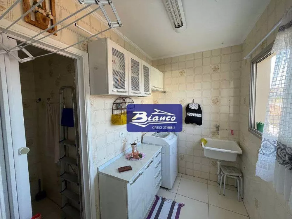 Apartamento à venda com 2 quartos, 75m² - Foto 4