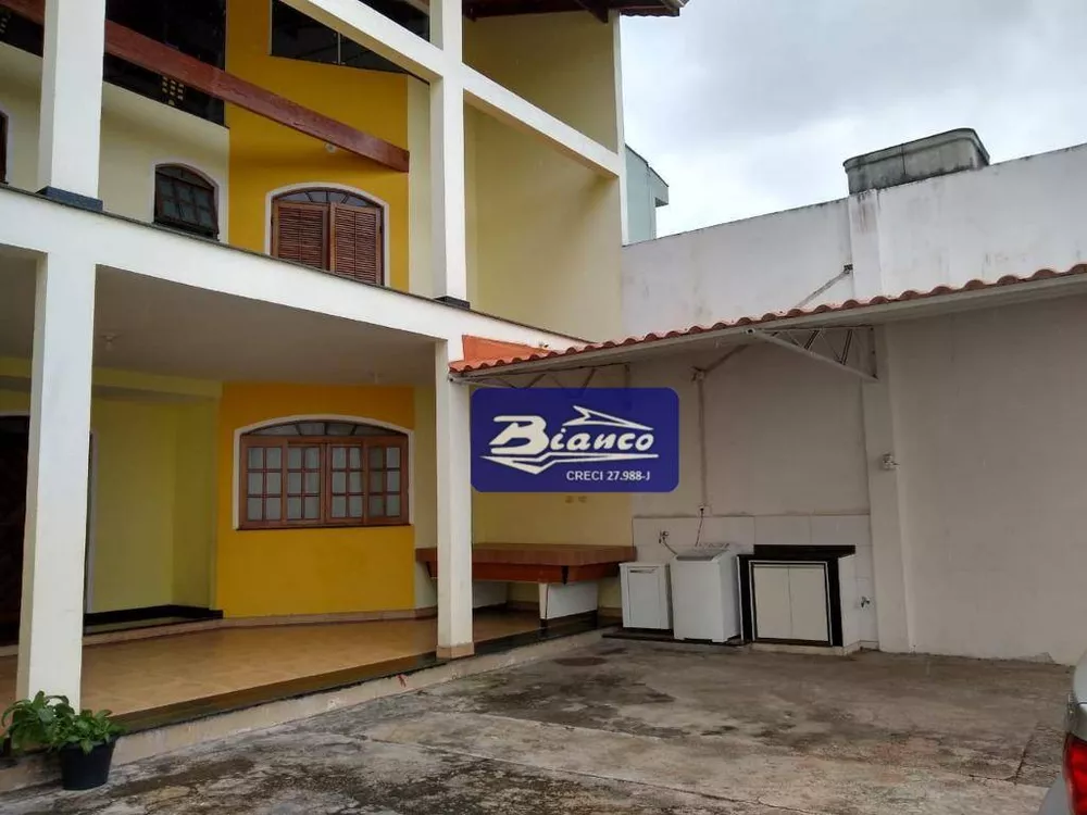 Sobrado à venda com 3 quartos, 300m² - Foto 3