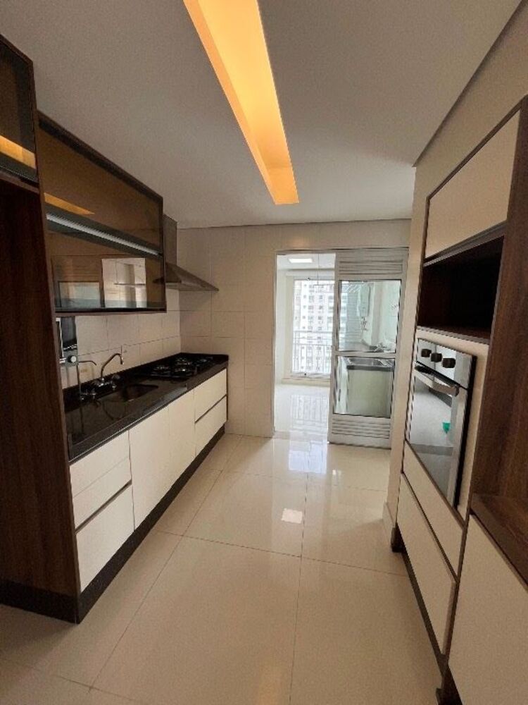 Apartamento à venda com 3 quartos, 116m² - Foto 1