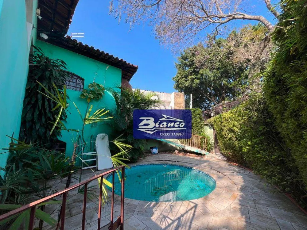Casa, 3 quartos, 317 m² - Foto 1