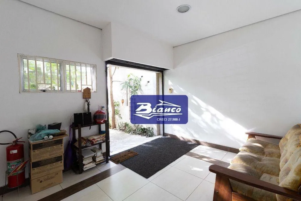 Depósito-Galpão, 235 m² - Foto 1