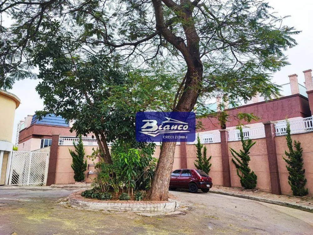 Sobrado, 3 quartos, 237 m² - Foto 1