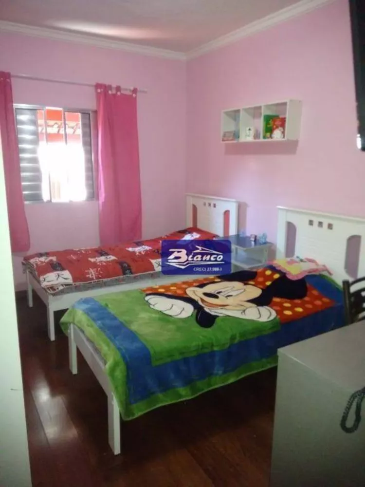 Casa à venda com 2 quartos, 100m² - Foto 1