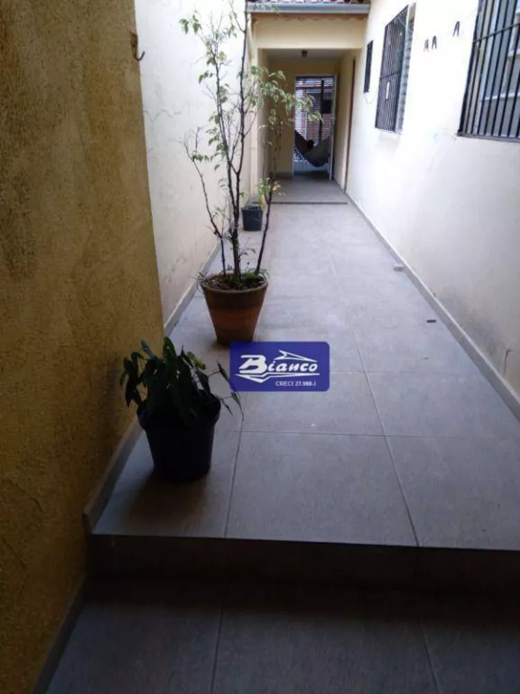 Casa à venda com 3 quartos, 100m² - Foto 1