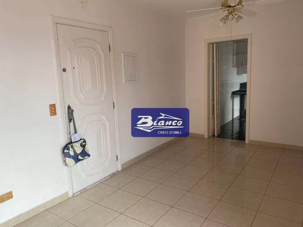 Apartamento à venda com 2 quartos, 60m² - Foto 4