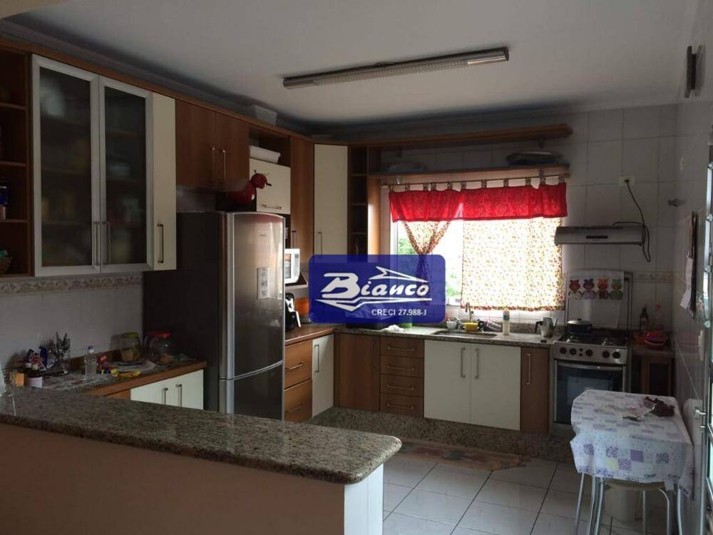 Sobrado, 3 quartos, 198 m² - Foto 2