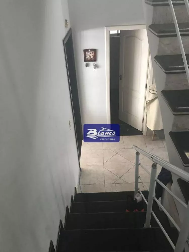 Sobrado à venda com 3 quartos, 160m² - Foto 1