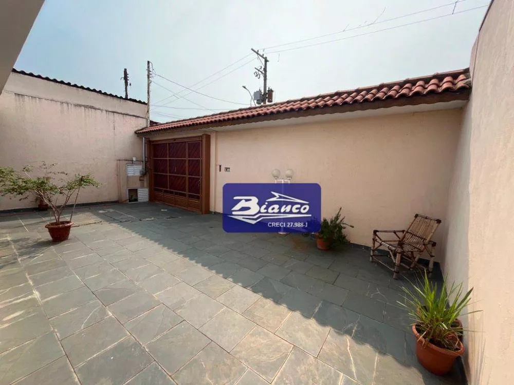 Casa à venda com 3 quartos, 176m² - Foto 4