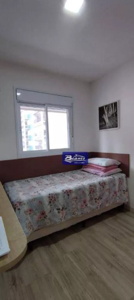 Apartamento à venda com 3 quartos, 81m² - Foto 2