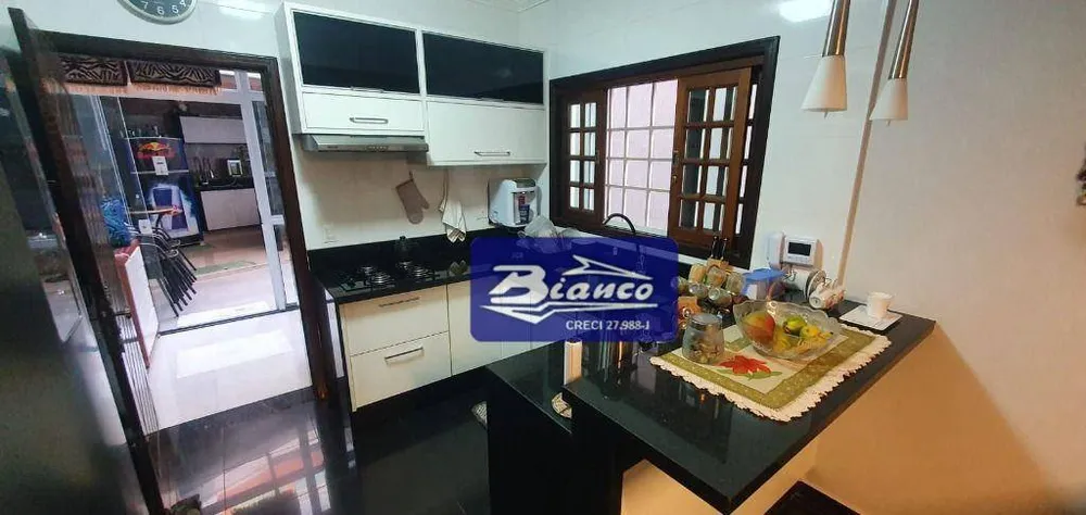 Sobrado, 2 quartos, 252 m² - Foto 8
