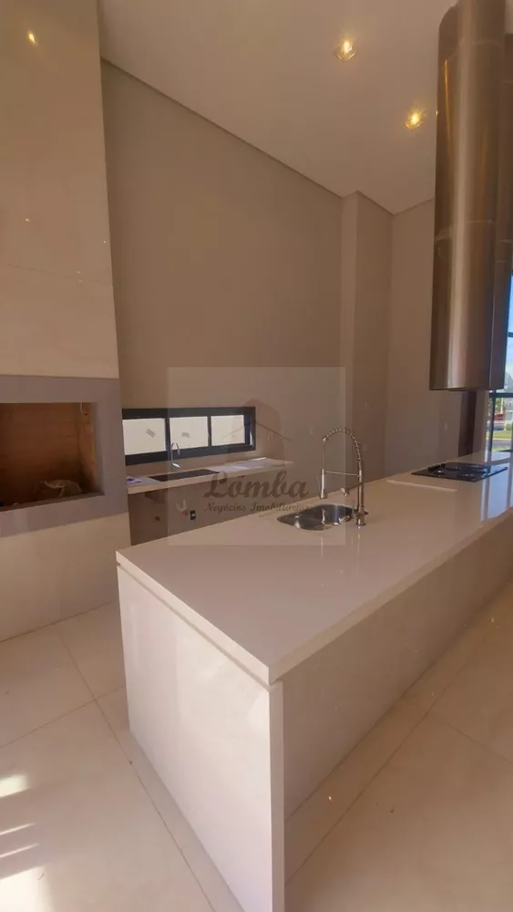 Casa à venda com 4 quartos, 372m² - Foto 3