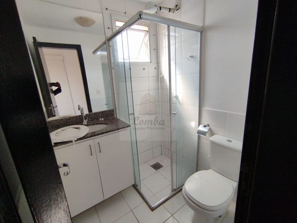 Apartamento para alugar com 3 quartos, 106m² - Foto 2