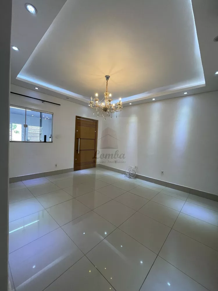 Casa para alugar com 3 quartos, 134m² - Foto 1