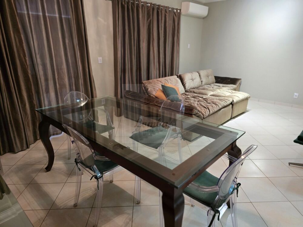 Apartamento para alugar com 3 quartos, 234m² - Foto 1