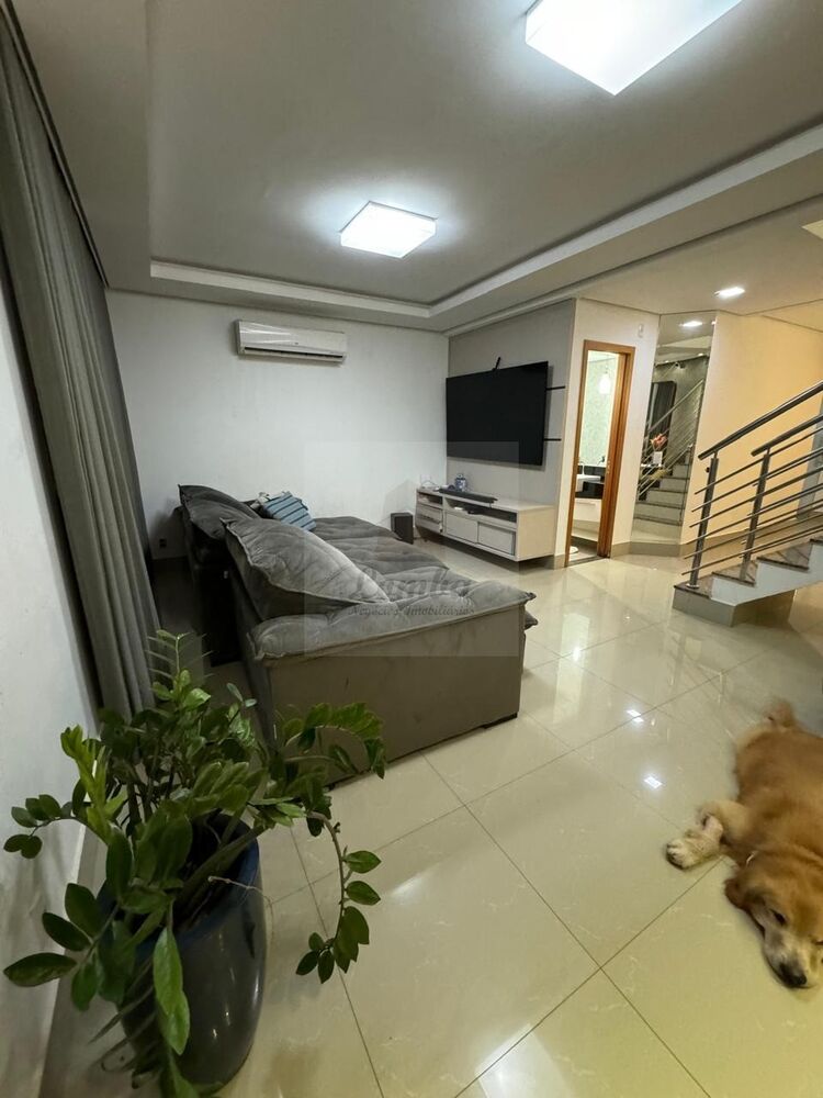 Casa, 3 quartos, 182 m² - Foto 1