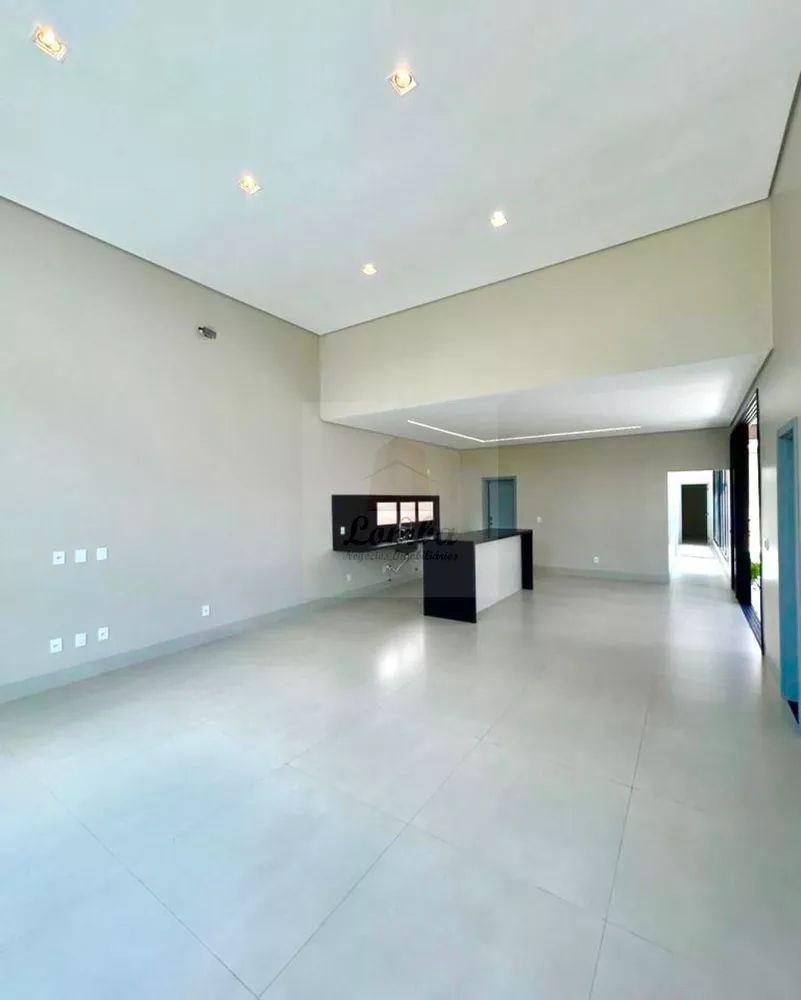 Casa à venda com 3 quartos, 254m² - Foto 4