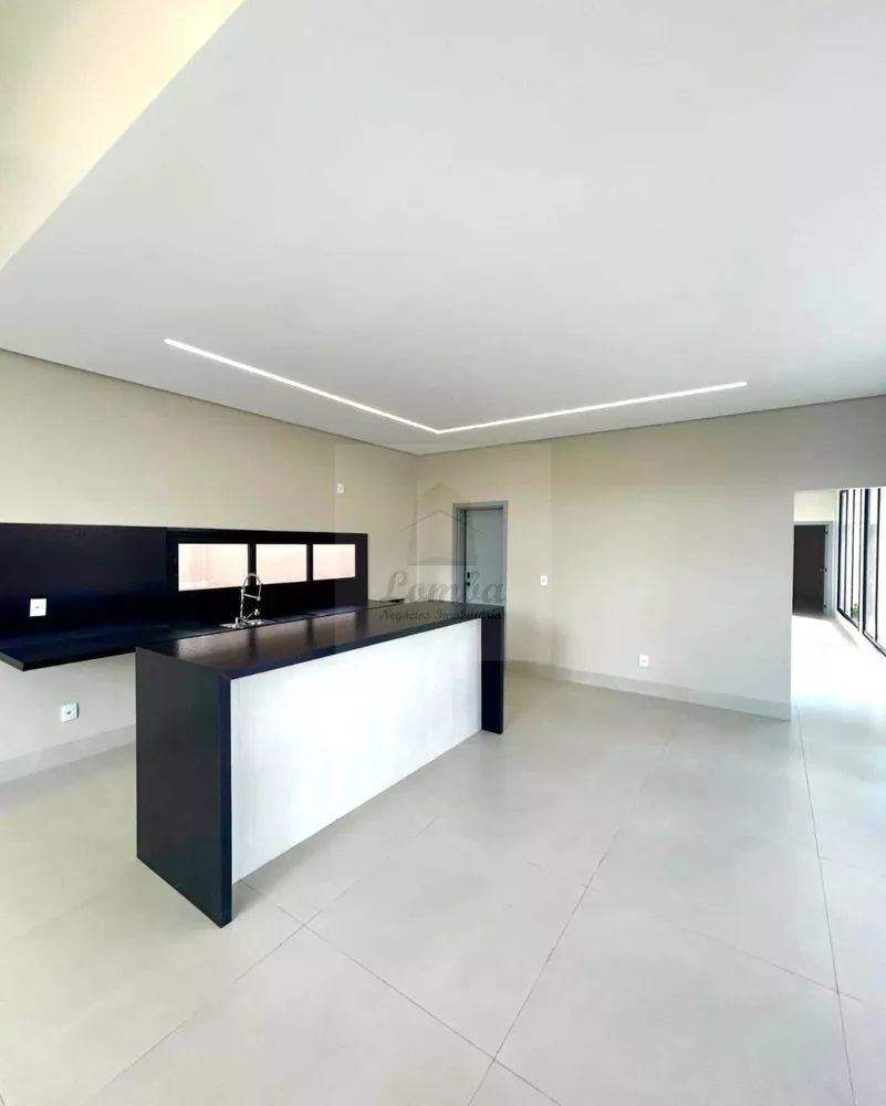 Casa à venda com 3 quartos, 254m² - Foto 9