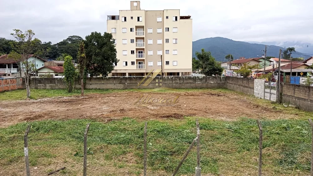 Terreno à venda, 1500m² - Foto 1