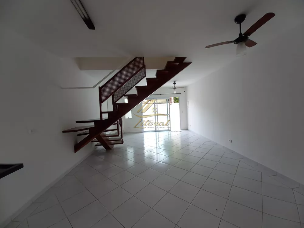 Casa à venda com 2 quartos, 100m² - Foto 1