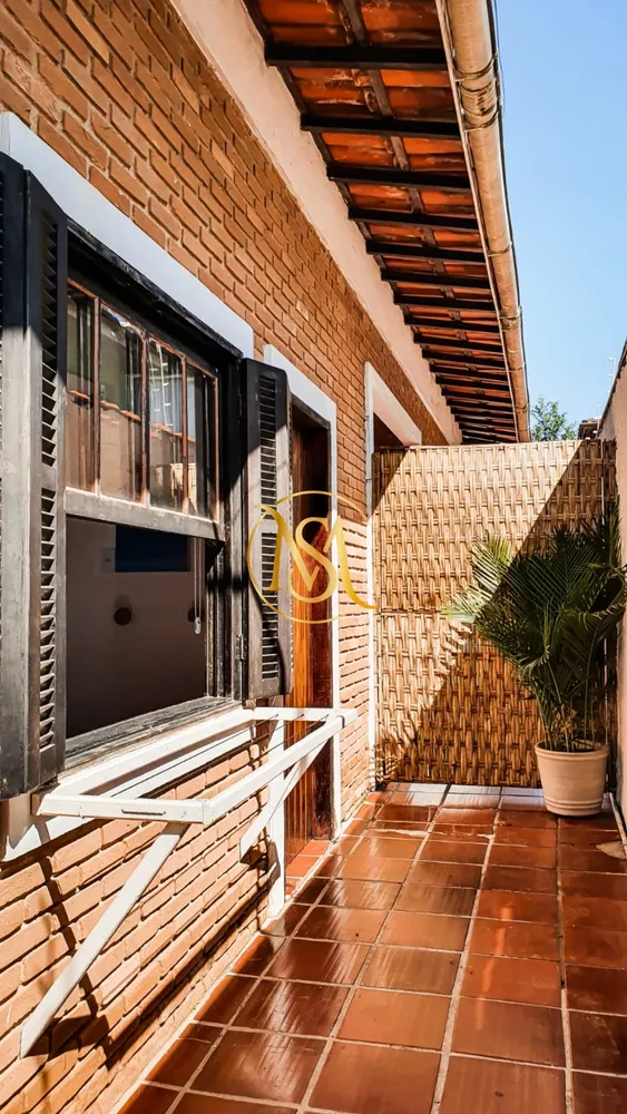 Casa, 6 quartos, 250 m² - Foto 1
