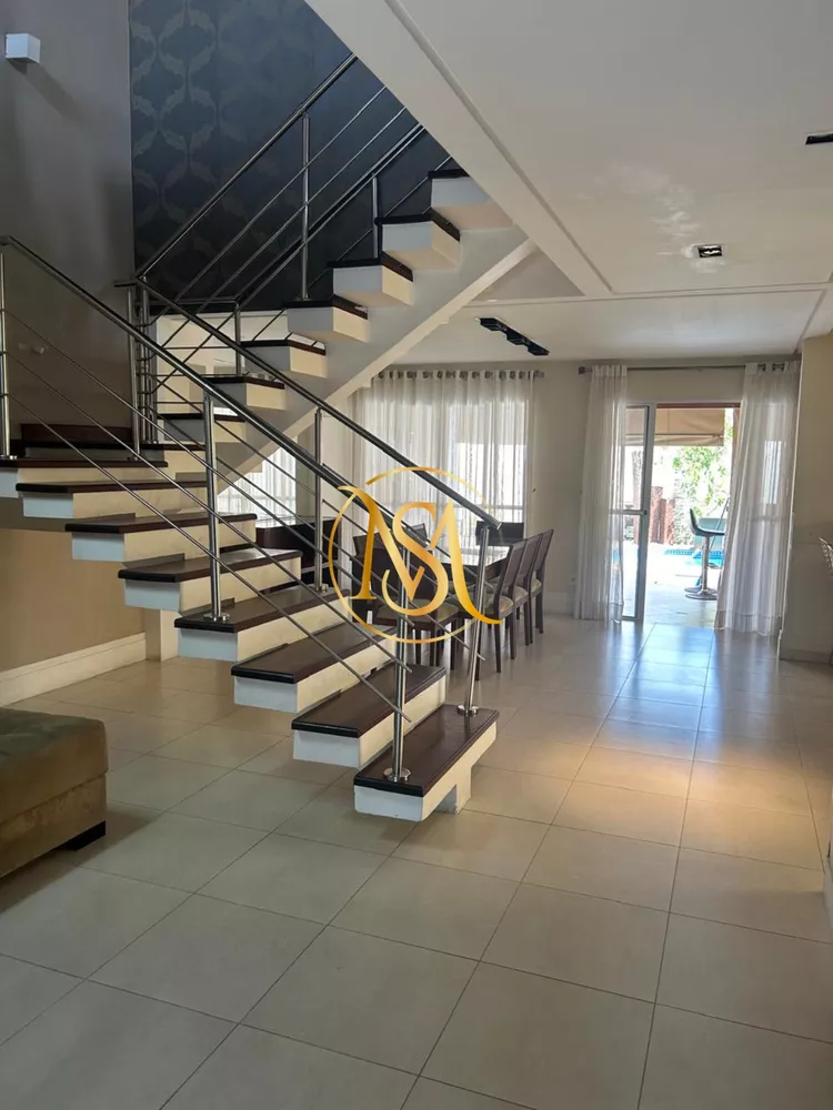 Casa de Condomínio à venda com 3 quartos, 247m² - Foto 1