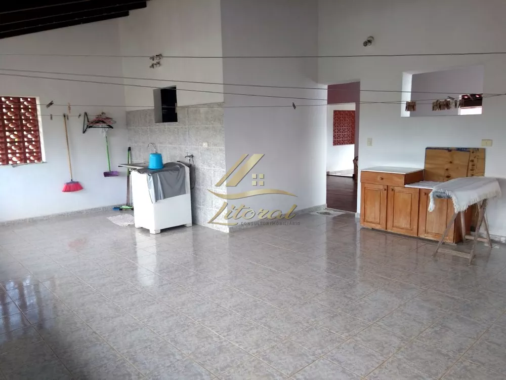 Casa à venda com 3 quartos, 290m² - Foto 2