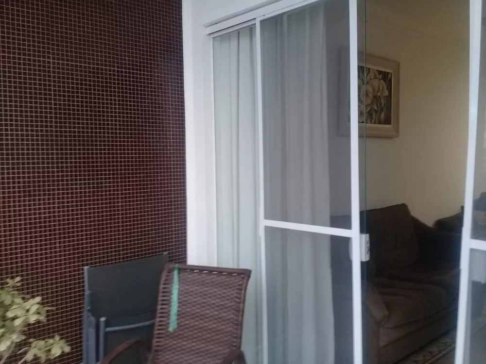 Apartamento à venda com 3 quartos, 94m² - Foto 2