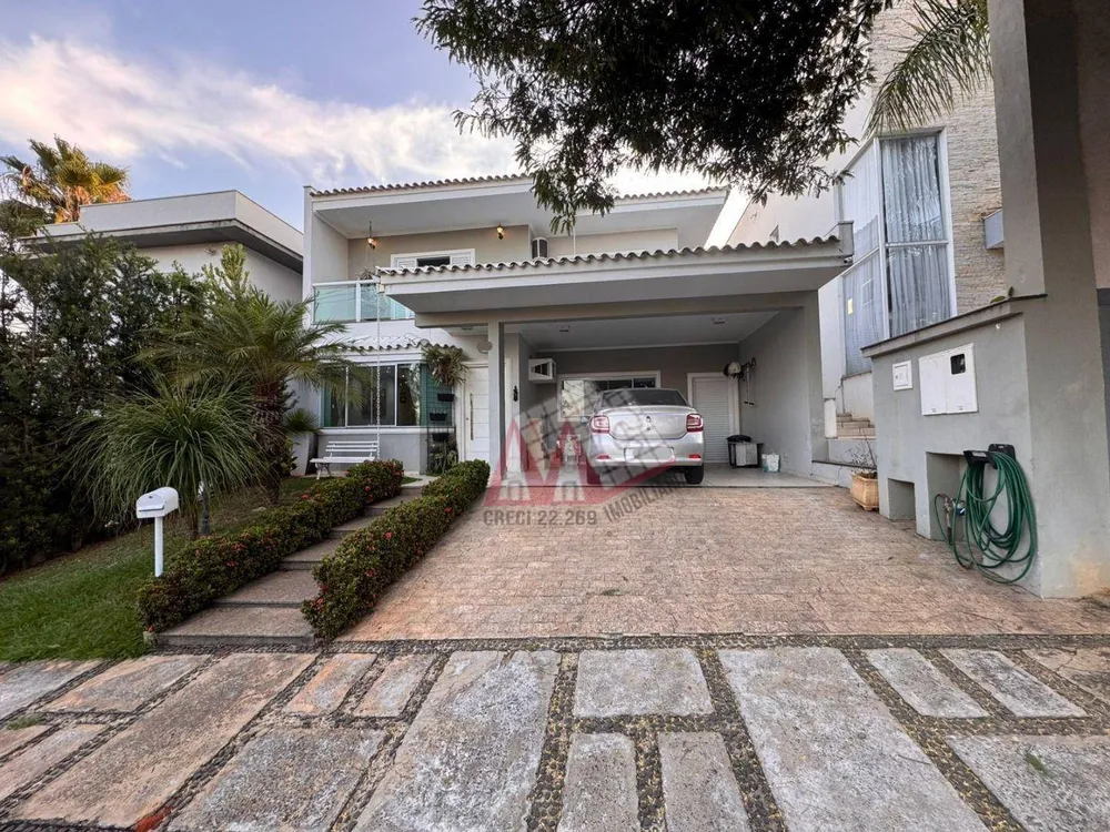 Sobrado, 3 quartos, 241 m² - Foto 1