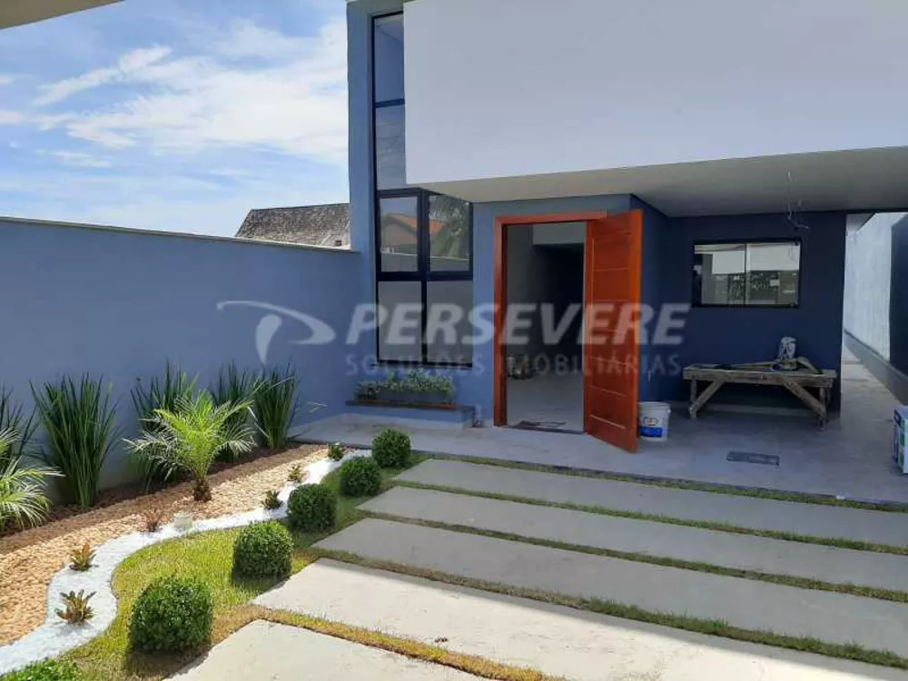 Casa à venda com 3 quartos, 117m² - Foto 1