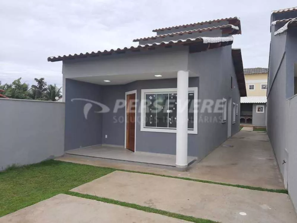 Casa à venda com 2 quartos, 72m² - Foto 1