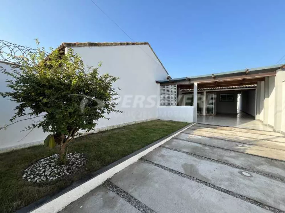 Casa à venda com 2 quartos, 124m² - Foto 2