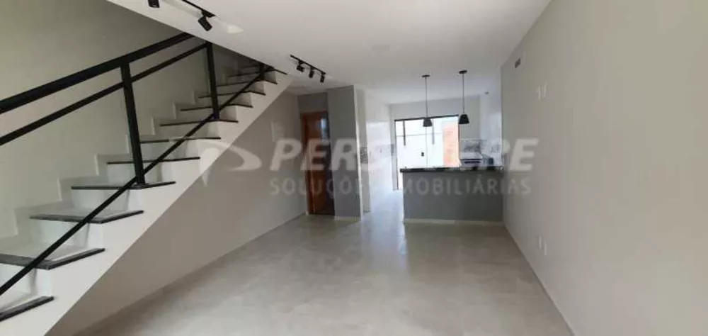 Casa à venda com 2 quartos, 88m² - Foto 3