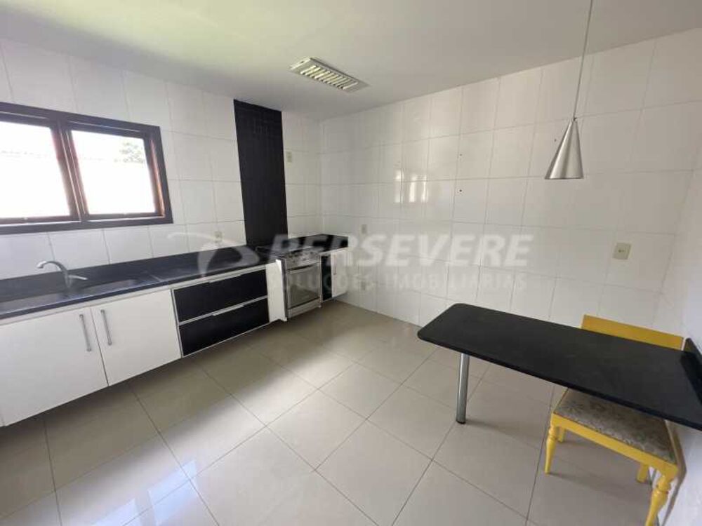 Casa de Condomínio à venda com 4 quartos, 220m² - Foto 4
