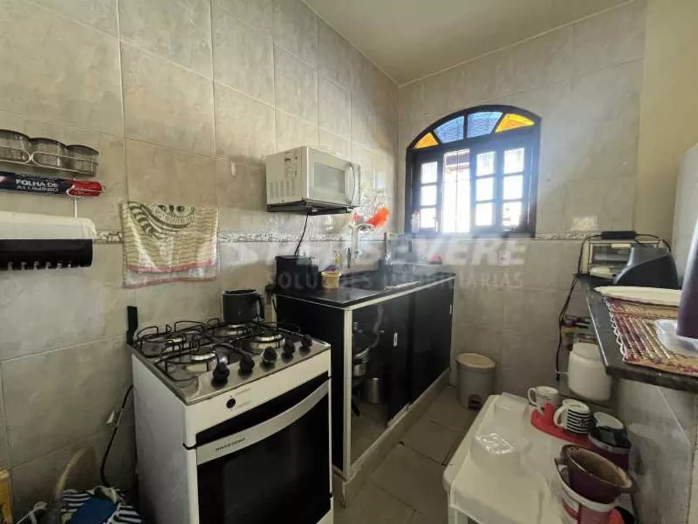 Casa à venda com 2 quartos, 70m² - Foto 4