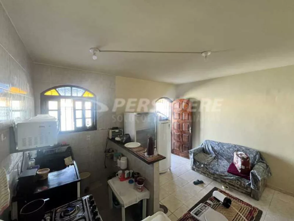 Casa à venda com 2 quartos, 70m² - Foto 2