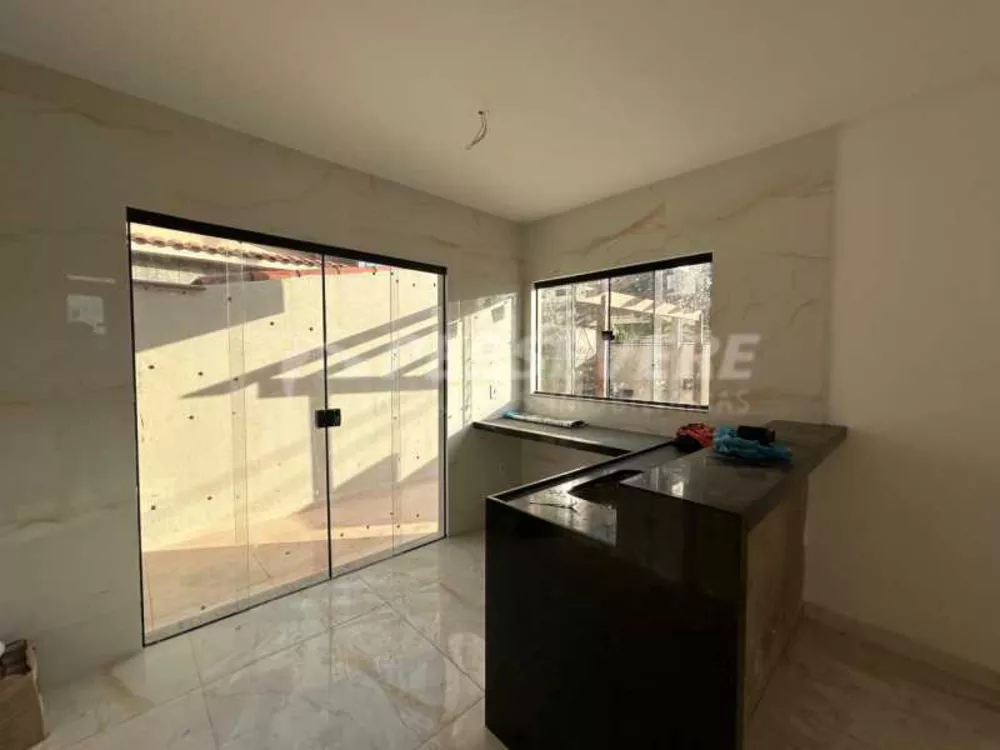 Casa à venda com 3 quartos, 110m² - Foto 4