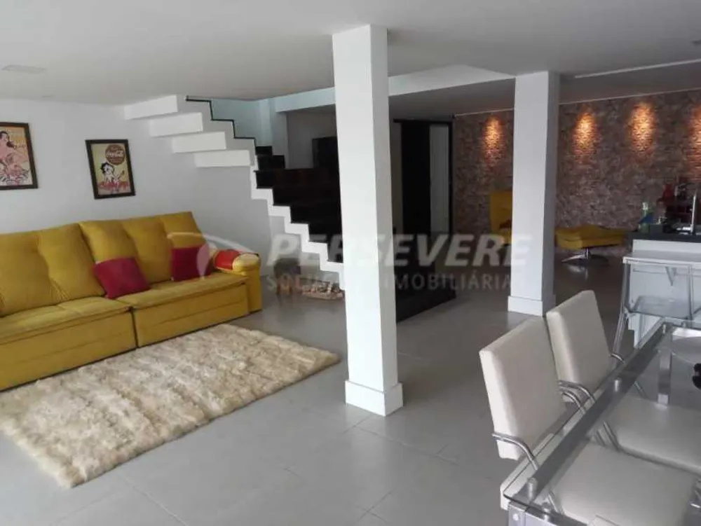 Casa, 3 quartos, 235 m² - Foto 1