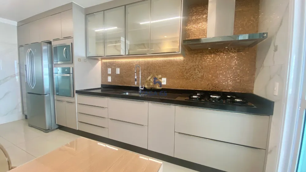 Apartamento, 3 quartos, 168 m² - Foto 1