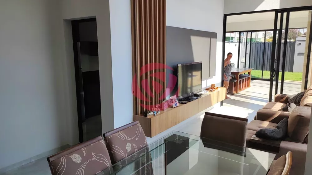 Casa, 3 quartos, 200 m² - Foto 1