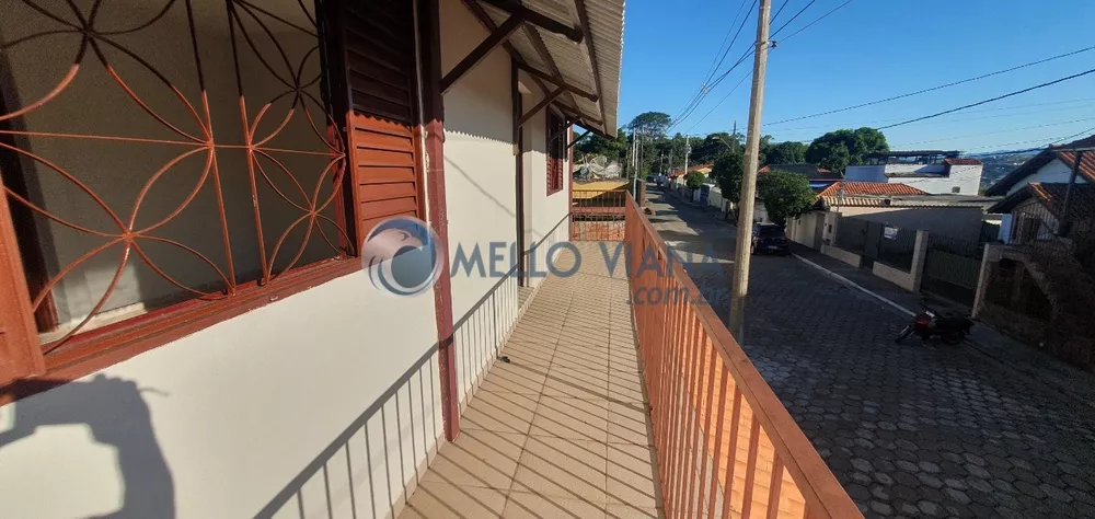 Casa à venda com 2 quartos, 157m² - Foto 1