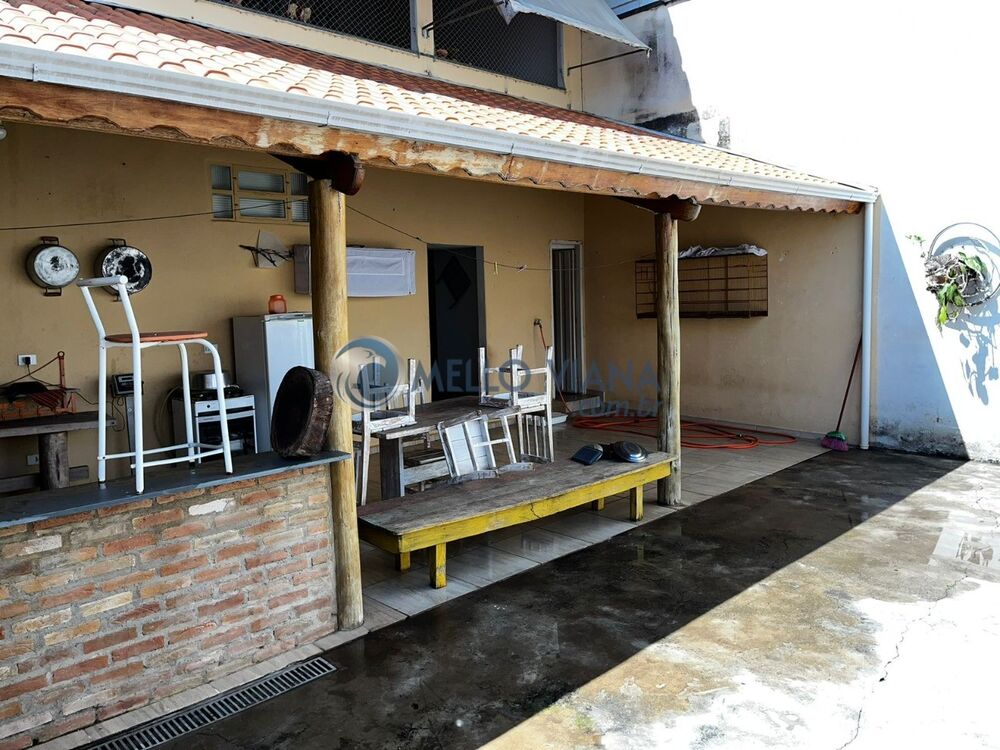Casa à venda com 2 quartos, 203m² - Foto 1