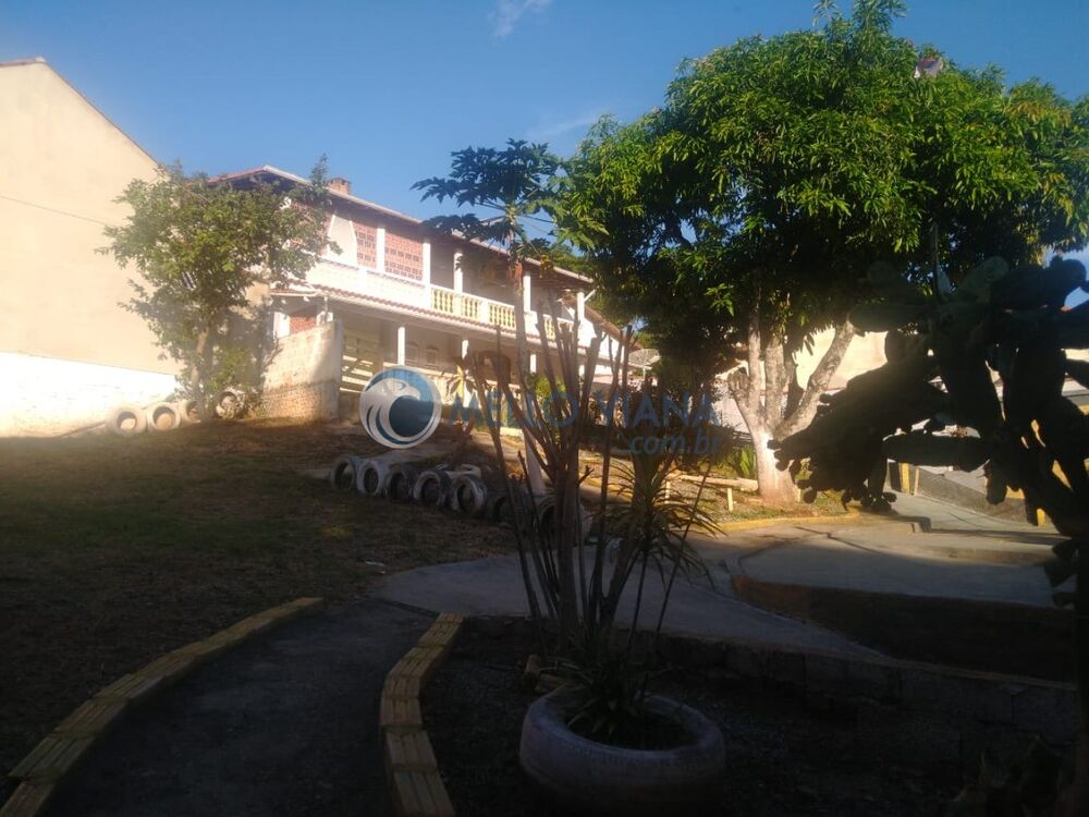 Casa para alugar com 4 quartos, 238m² - Foto 1