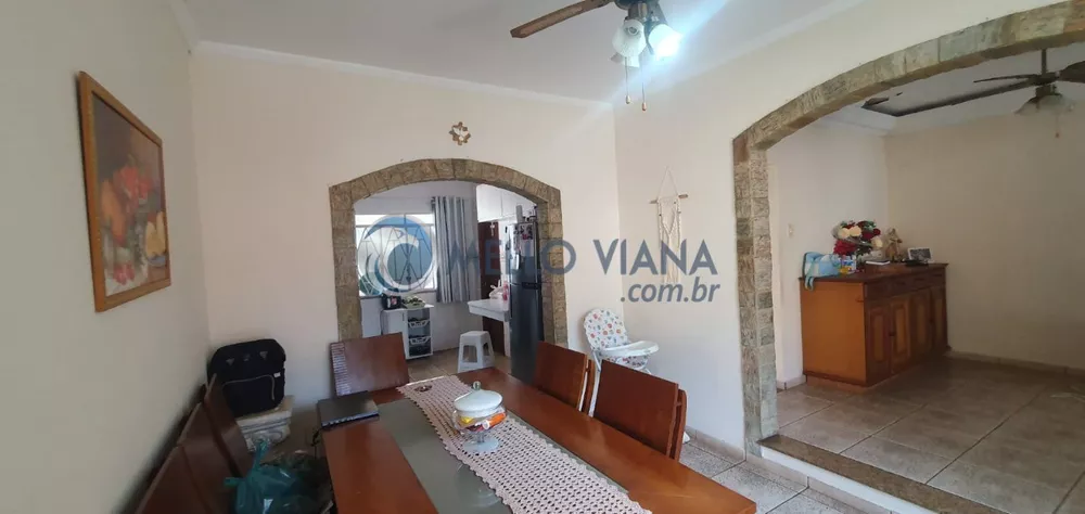 Casa à venda com 3 quartos, 188m² - Foto 1