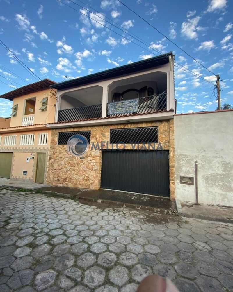 Casa à venda com 3 quartos, 120m² - Foto 1