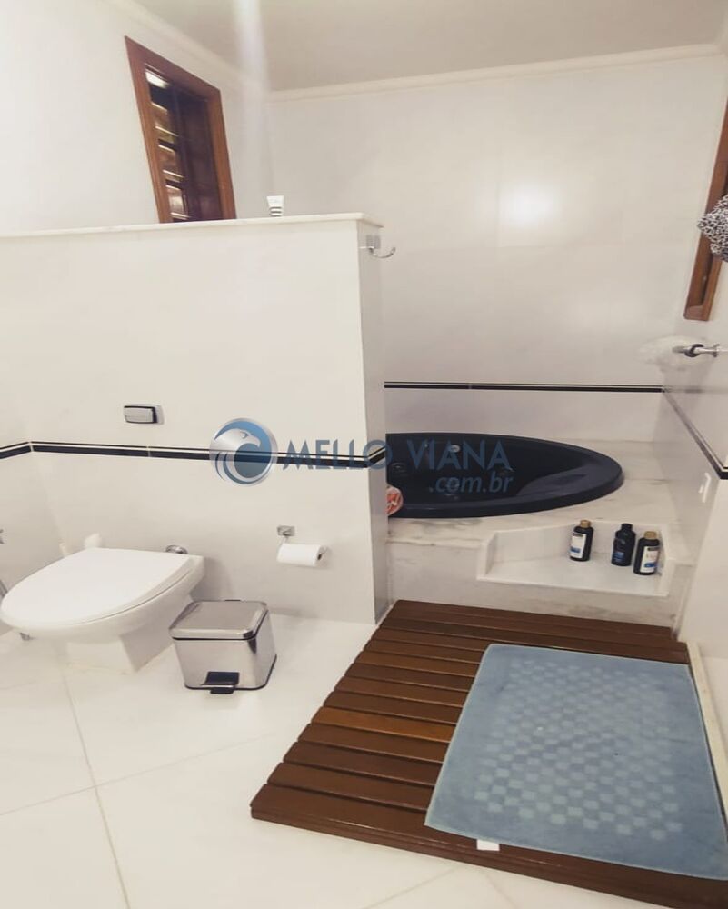 Casa à venda com 4 quartos, 720m² - Foto 2