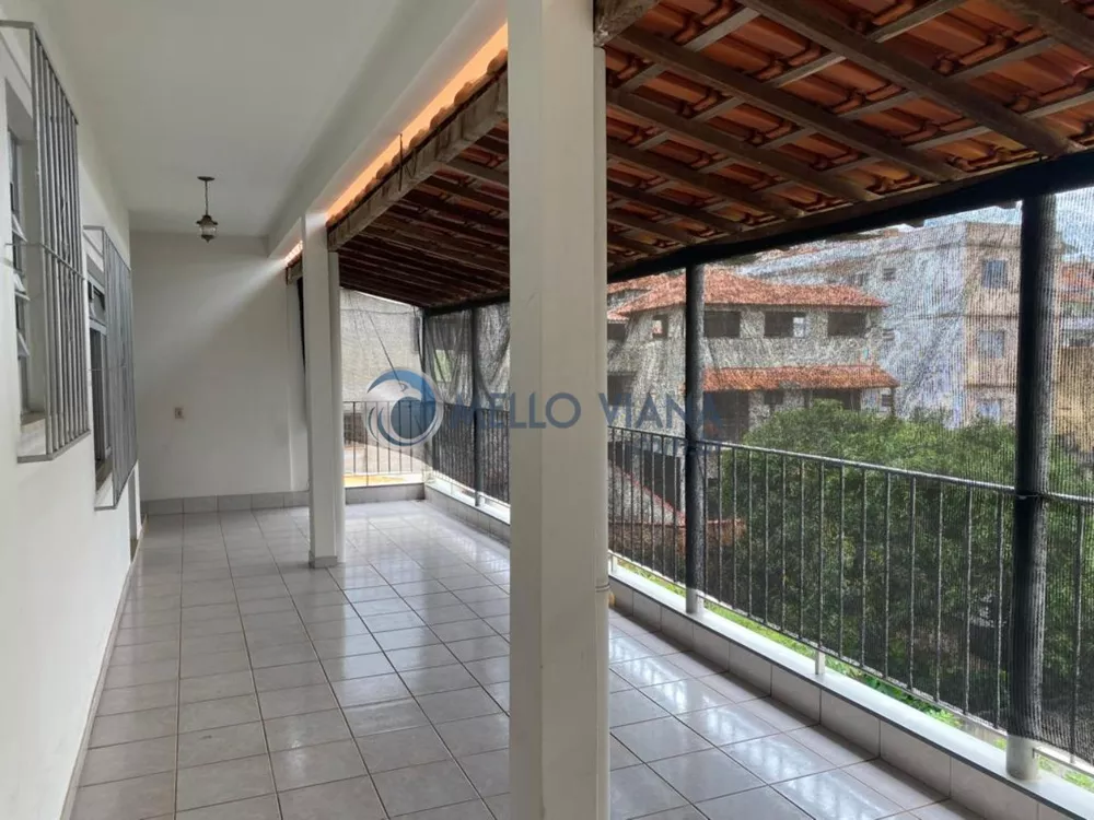 Sobrado à venda com 3 quartos, 426m² - Foto 1